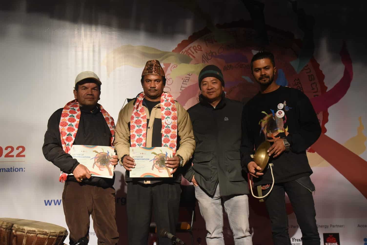 cover image of सातौं दिनमा अन्तर्राष्ट्रिय नाट्य महोत्सव